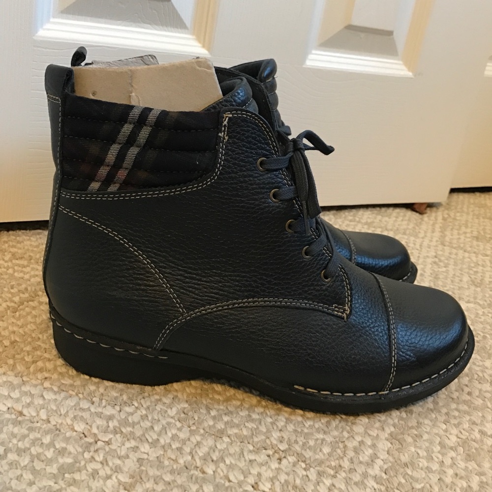 NEW CLARKS Whistle Bea Bootie